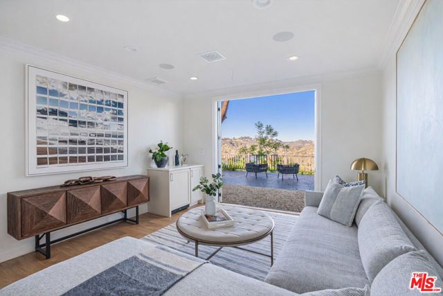 1900 Bel Air Road, Los Angeles, CA 90077