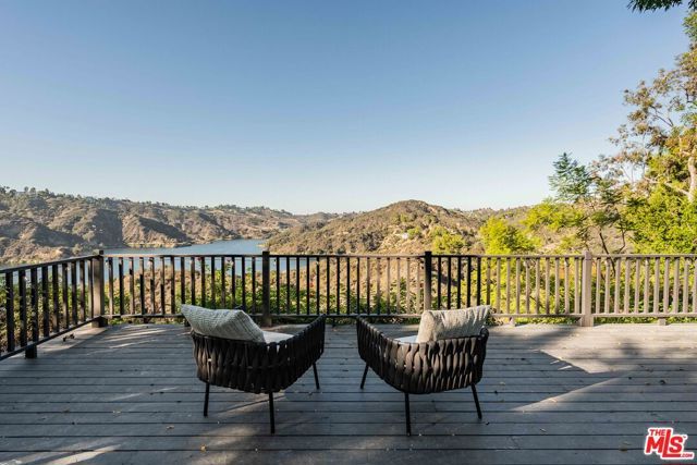 1900 Bel Air Road, Los Angeles, CA 90077