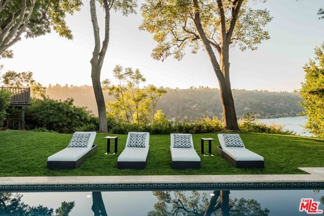 1900 Bel Air Road, Los Angeles, CA 90077