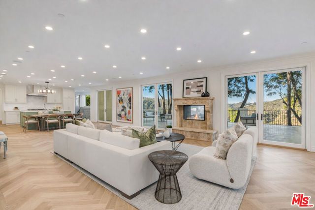 1900 Bel Air Road, Los Angeles, CA 90077