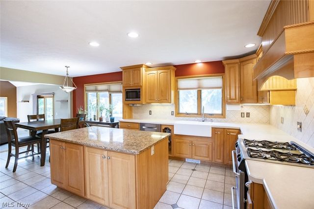 3815 W Sweet Briar Drive, Medina, OH 44256