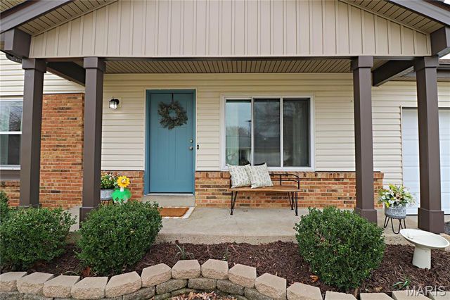 410 Woodland Hill Court, Manchester, MO 63021