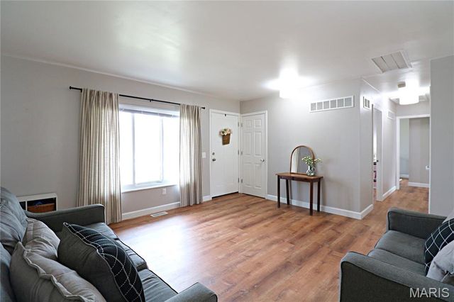 410 Woodland Hill Court, Manchester, MO 63021