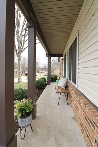 410 Woodland Hill Court, Manchester, MO 63021