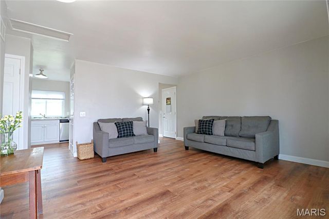 410 Woodland Hill Court, Manchester, MO 63021