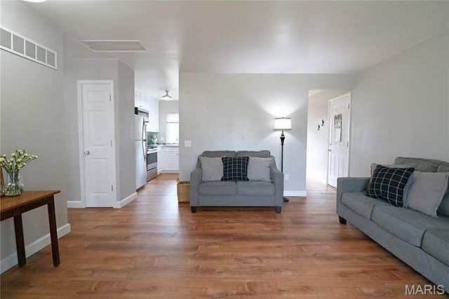 410 Woodland Hill Court, Manchester, MO 63021