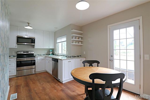 410 Woodland Hill Court, Manchester, MO 63021