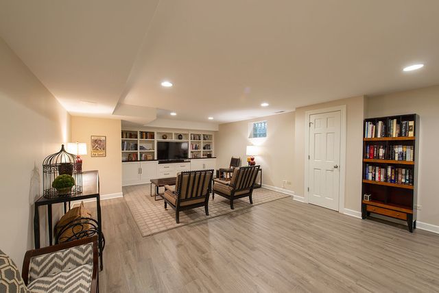 1200 Loch Lane, Lake Forest, IL 60045