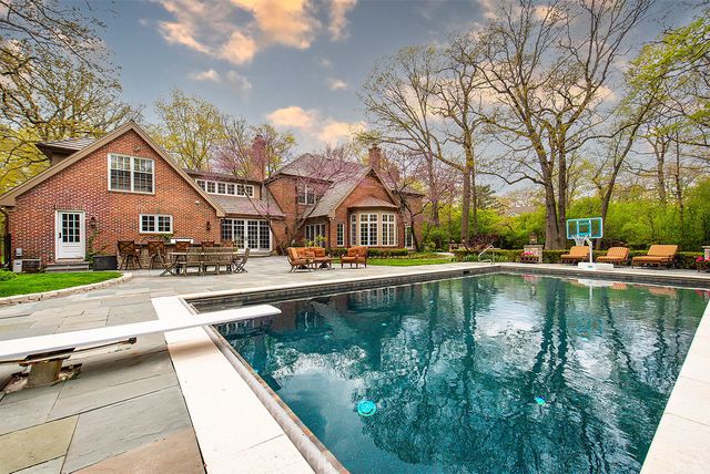 1200 Loch Lane, Lake Forest, IL 60045