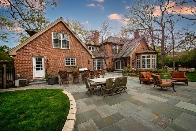 1200 Loch Lane, Lake Forest, IL 60045