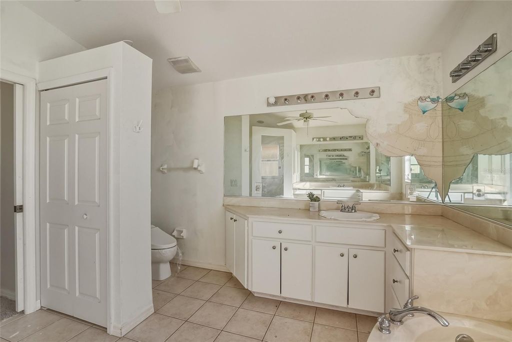 Image 11 of property listing at 122 VALDIVA STREET, Punta Gorda, FL 33983