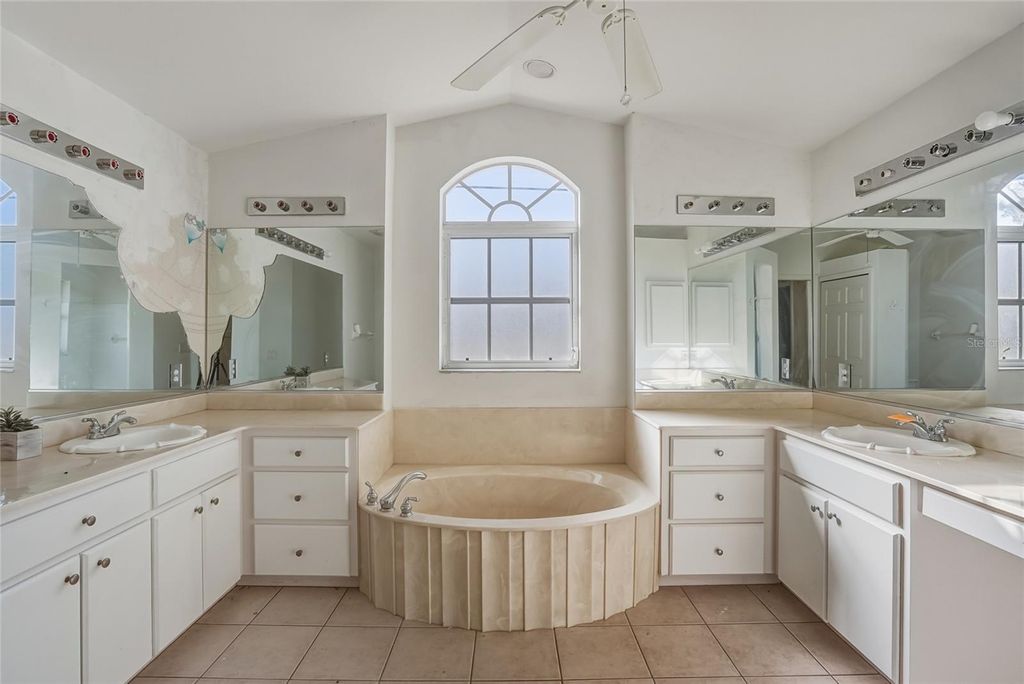 Image 10 of property listing at 122 VALDIVA STREET, Punta Gorda, FL 33983