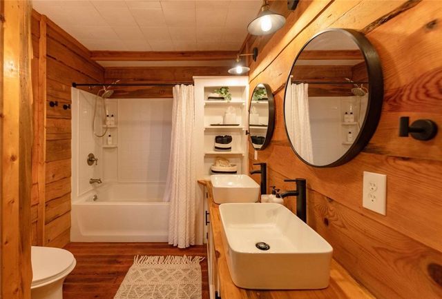 975 Mercury Way, Crestline, CA 92325