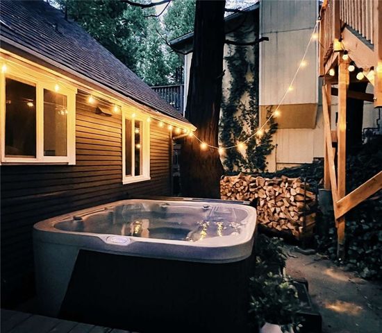 975 Mercury Way, Crestline, CA 92325