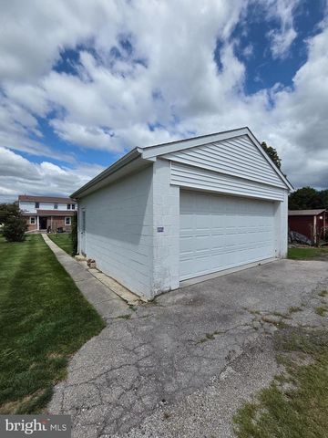 413 PENN ST, Hanover, PA 17331