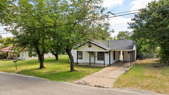 1120 N Chamberlain Street, Stephenville, TX 76401