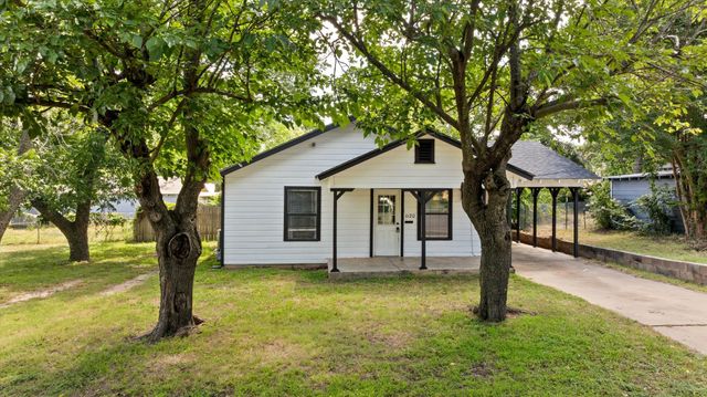 1120 N Chamberlain Street, Stephenville, TX 76401