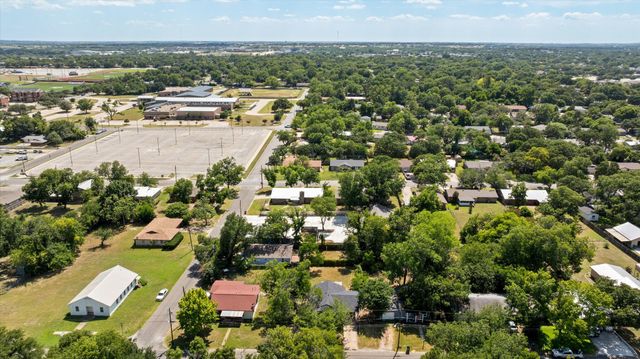 1120 N Chamberlain Street, Stephenville, TX 76401