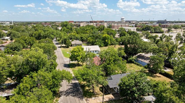 1120 N Chamberlain Street, Stephenville, TX 76401