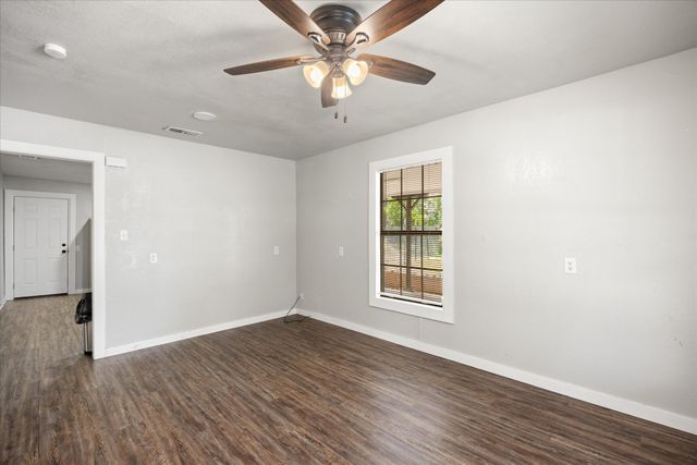 1120 N Chamberlain Street, Stephenville, TX 76401
