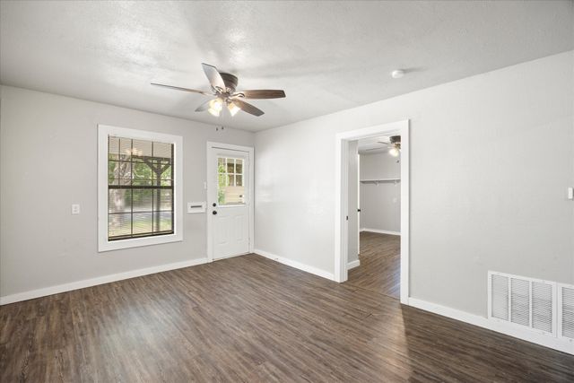 1120 N Chamberlain Street, Stephenville, TX 76401