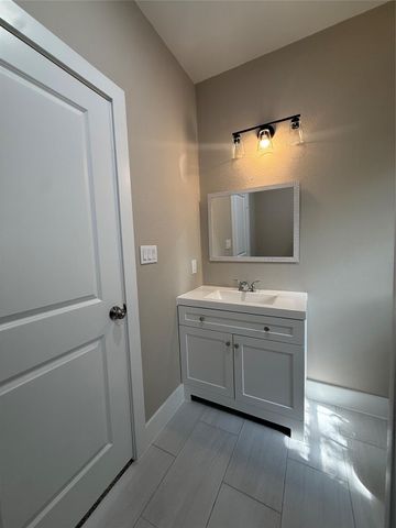 1816 Ryon Street, Houston, TX 77009