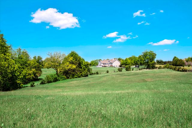 1665 Glensboro Road, Lawrenceburg, KY 40342