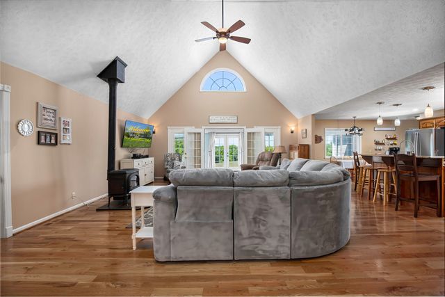 1665 Glensboro Road, Lawrenceburg, KY 40342