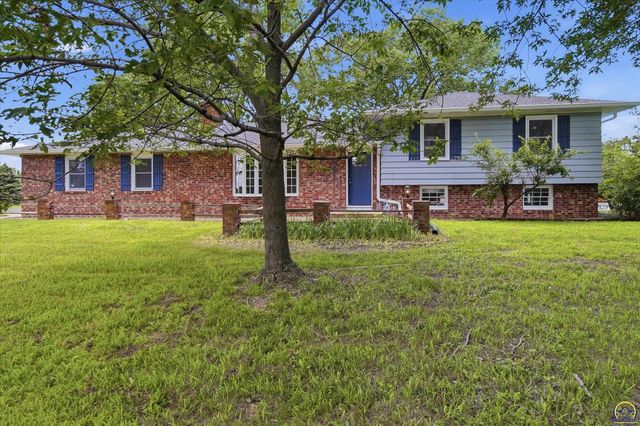4625 NW Brickyard RD, Topeka, KS 66618