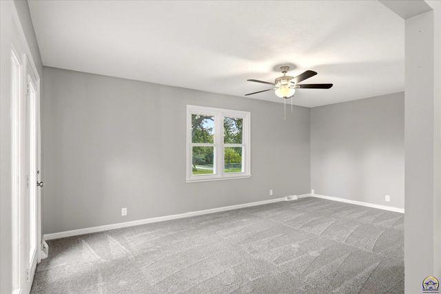4625 NW Brickyard RD, Topeka, KS 66618