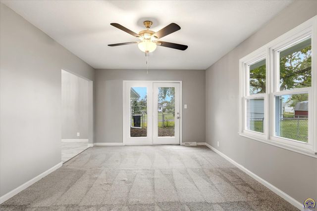 4625 NW Brickyard RD, Topeka, KS 66618