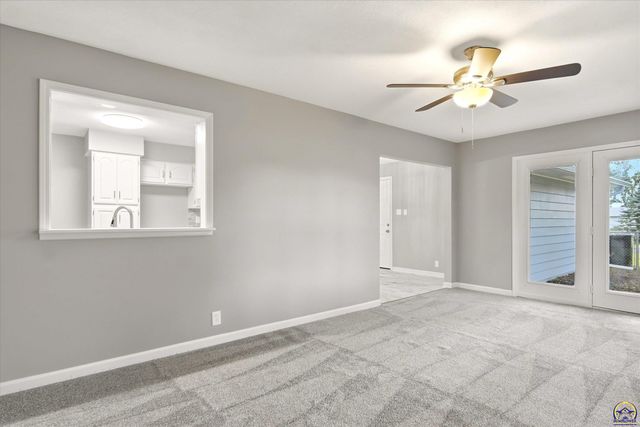 4625 NW Brickyard RD, Topeka, KS 66618