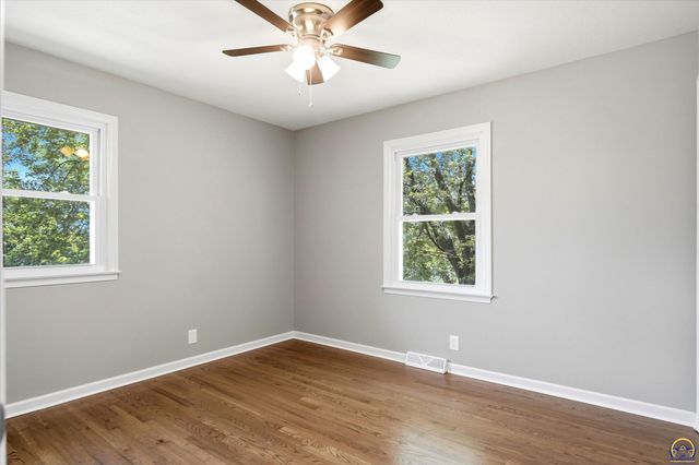 4625 NW Brickyard RD, Topeka, KS 66618
