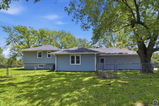 4625 NW Brickyard RD, Topeka, KS 66618