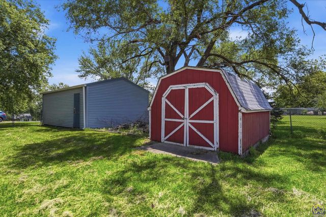 4625 NW Brickyard RD, Topeka, KS 66618