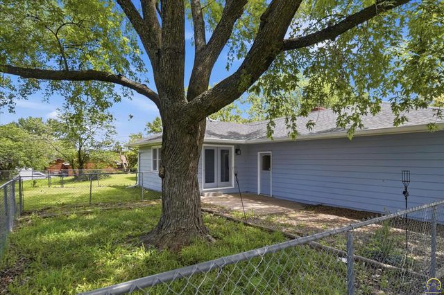 4625 NW Brickyard RD, Topeka, KS 66618