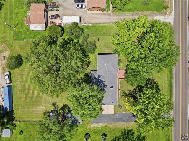 4625 NW Brickyard RD, Topeka, KS 66618