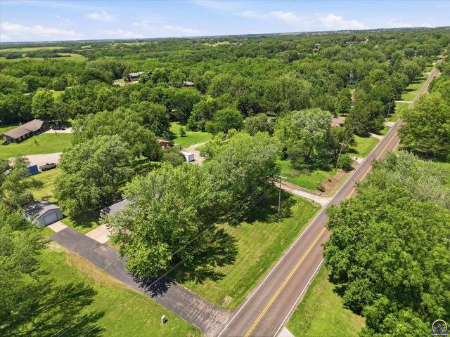 4625 NW Brickyard RD, Topeka, KS 66618
