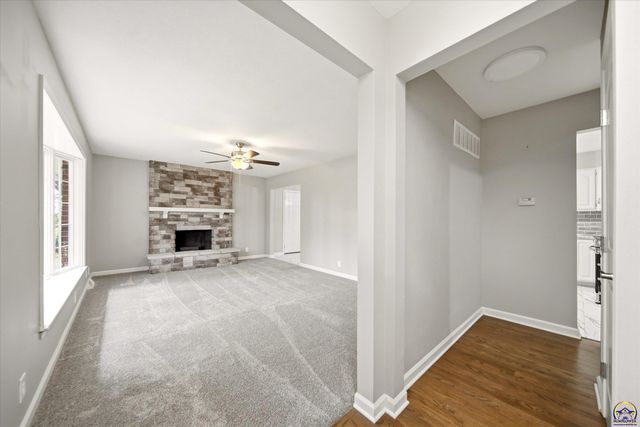 4625 NW Brickyard RD, Topeka, KS 66618