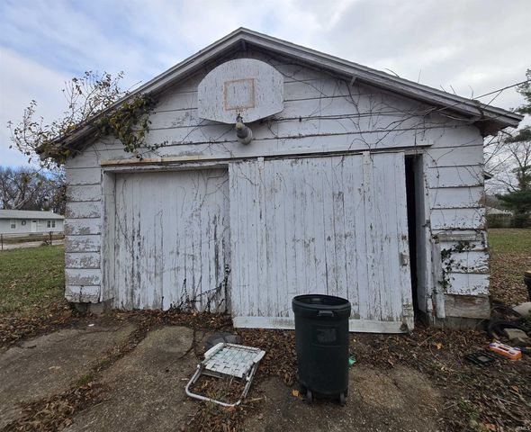 3000 S Rotherwood Avenue, Evansville, IN 47714