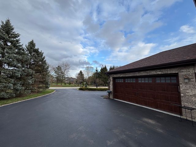 2 Rutgers Court, Hawthorn Woods, IL 60047