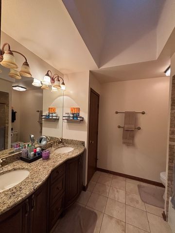 2 Rutgers Court, Hawthorn Woods, IL 60047