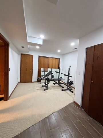 2 Rutgers Court, Hawthorn Woods, IL 60047