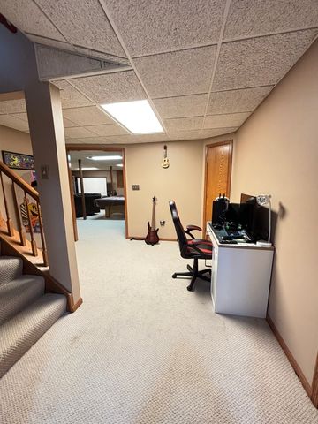 2 Rutgers Court, Hawthorn Woods, IL 60047