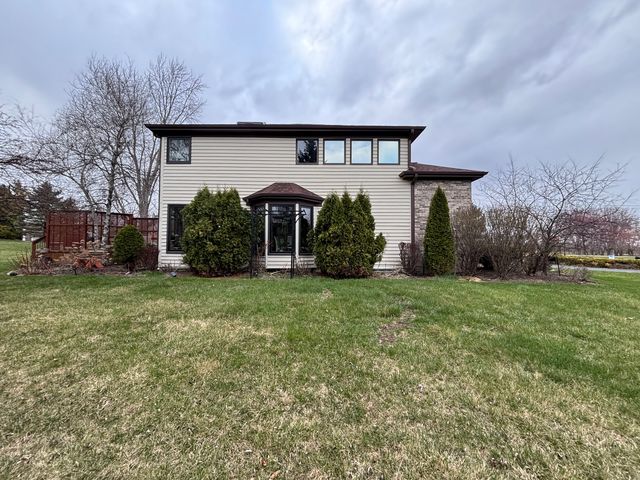 2 Rutgers Court, Hawthorn Woods, IL 60047
