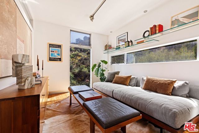 1290 Rancheros Road, Pasadena, CA 91103