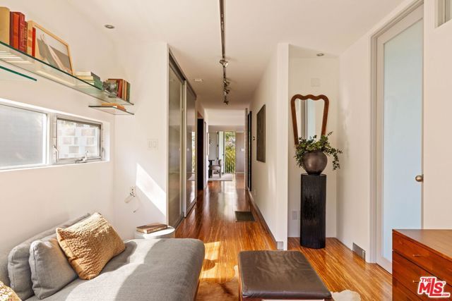 1290 Rancheros Road, Pasadena, CA 91103