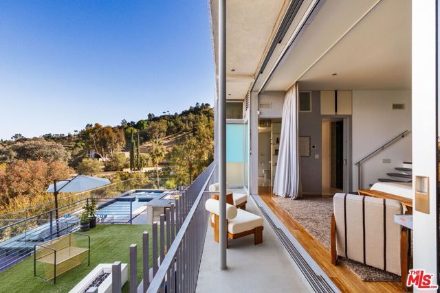 1290 Rancheros Road, Pasadena, CA 91103