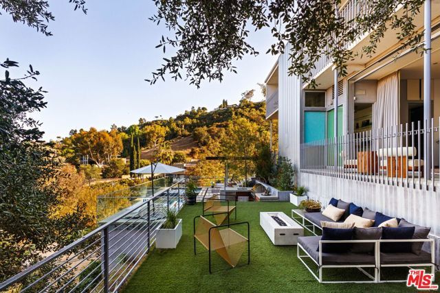 1290 Rancheros Road, Pasadena, CA 91103