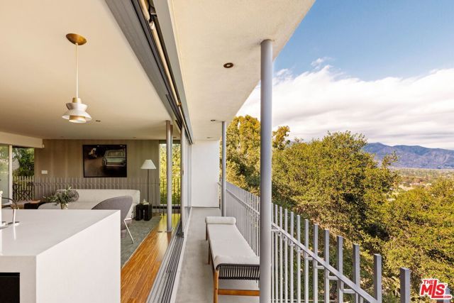 1290 Rancheros Road, Pasadena, CA 91103